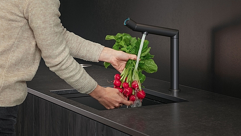 BORA_SignatureKitchen2025_sink_in_action_radish.jpg