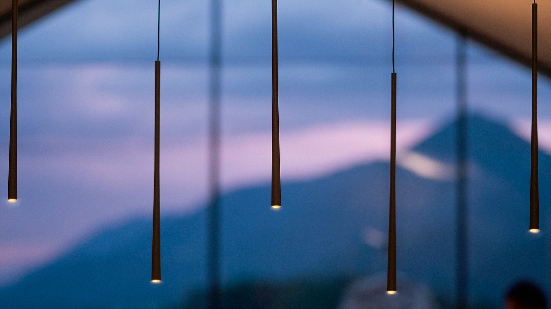 Cocinar y vivir en las condiciones de iluminación óptimas – las lámparas colgantes BORA